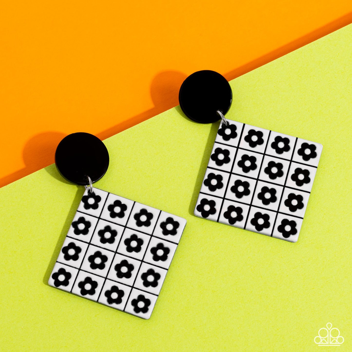 Vintage Vaudeville - black - Paparazzi earrings