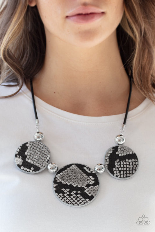 Viper Pit-black-Paparazzi necklace
