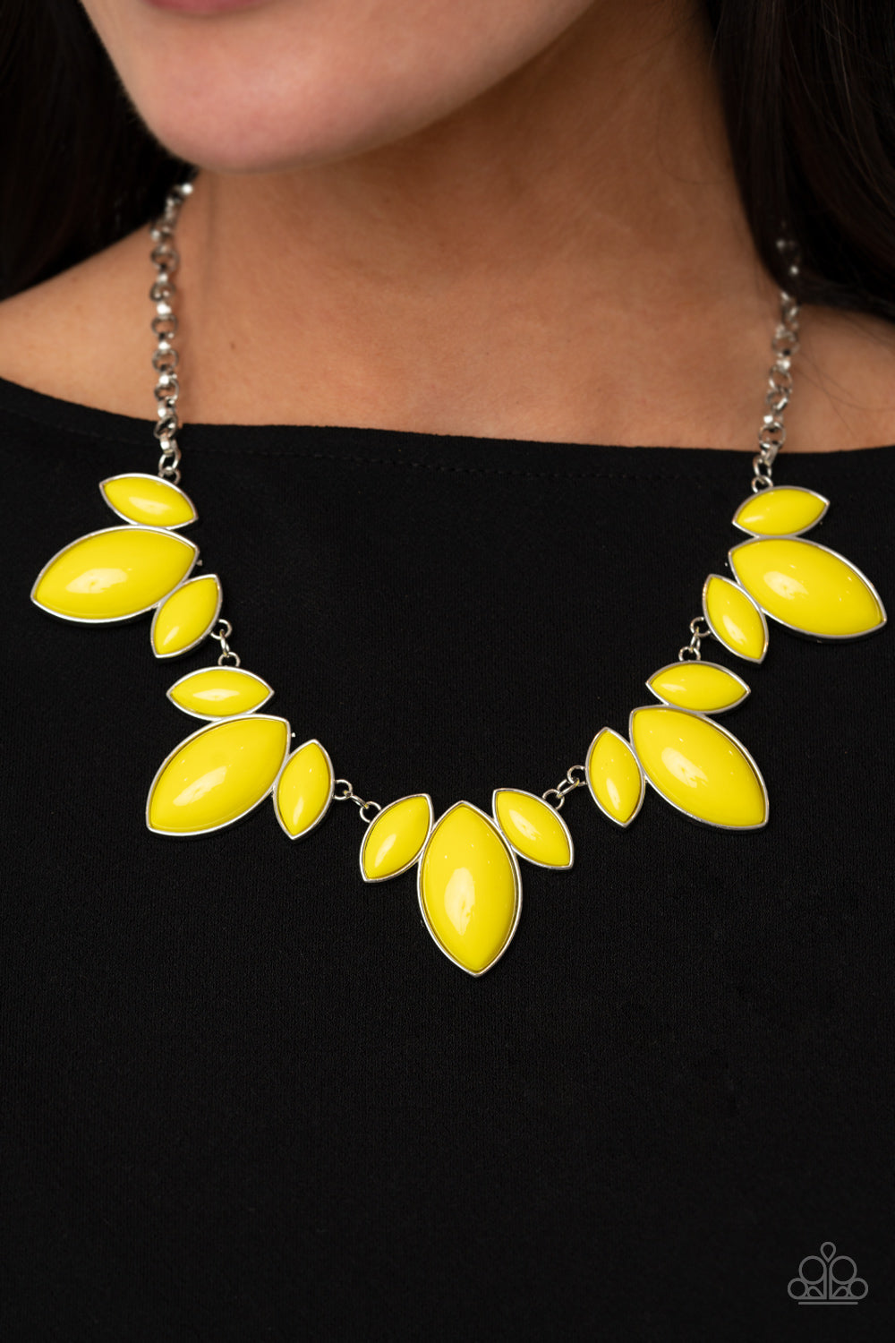 Viva La Vacation - yellow - Paparazzi necklace