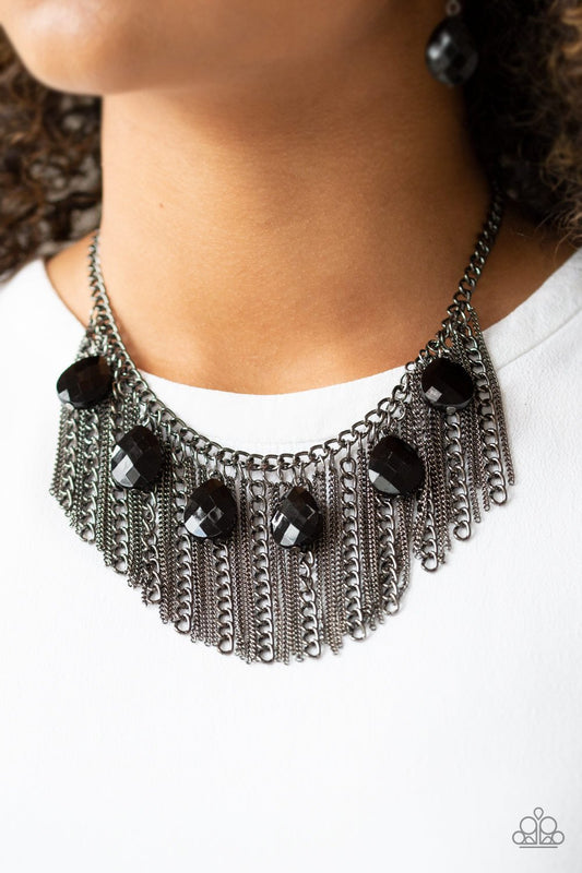 Vixen Conviction - black - Paparazzi necklace