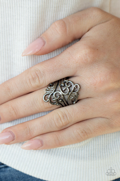 Voluptuous Vines - black - Paparazzi ring