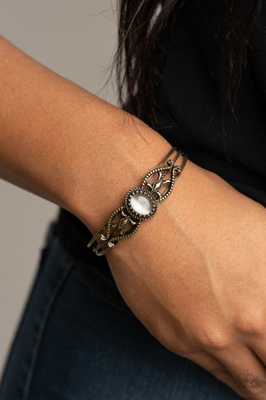 Wait and SEER - brass - Paparazzi bracelet