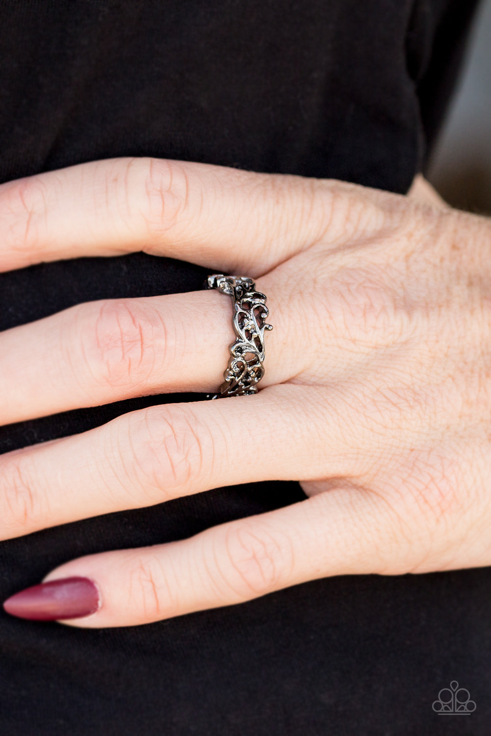 Walk a VINE Line - black - Paparazzi ring