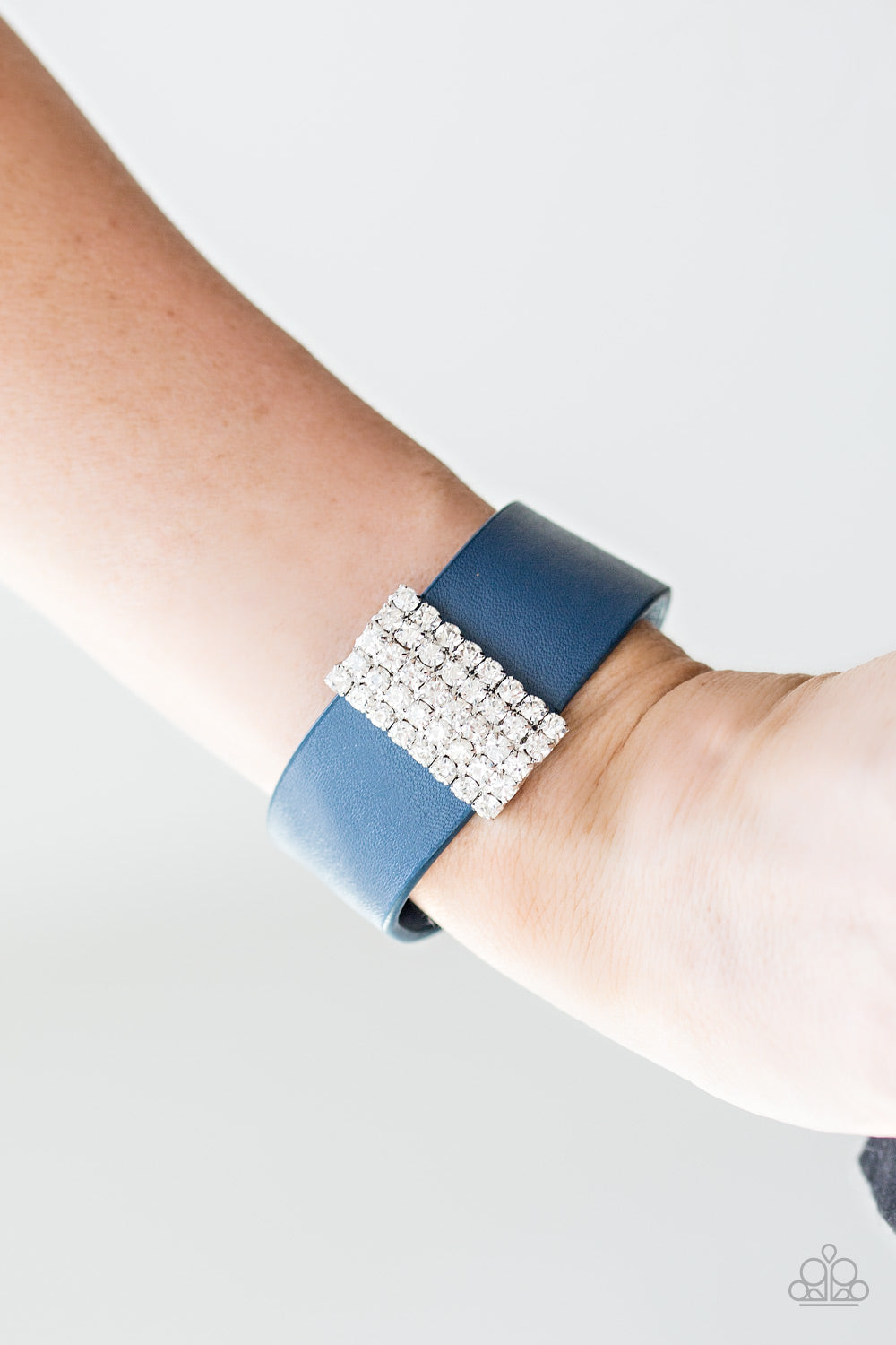 Walk the Catwalk - blue - Paparazzi bracelet