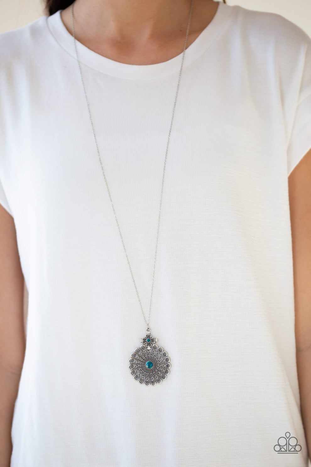 Walk On the WILDFLOWER Side - blue - Paparazzi necklace – JewelryBlingThing