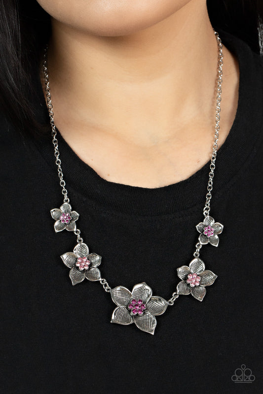 Wallflower Wonderland - pink - Paparazzi necklace