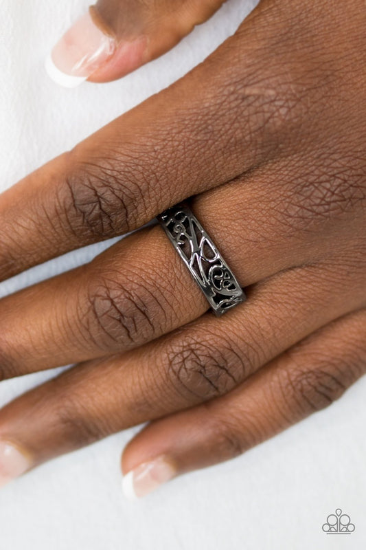 Wandering Wisteria - black - Paparazzi ring