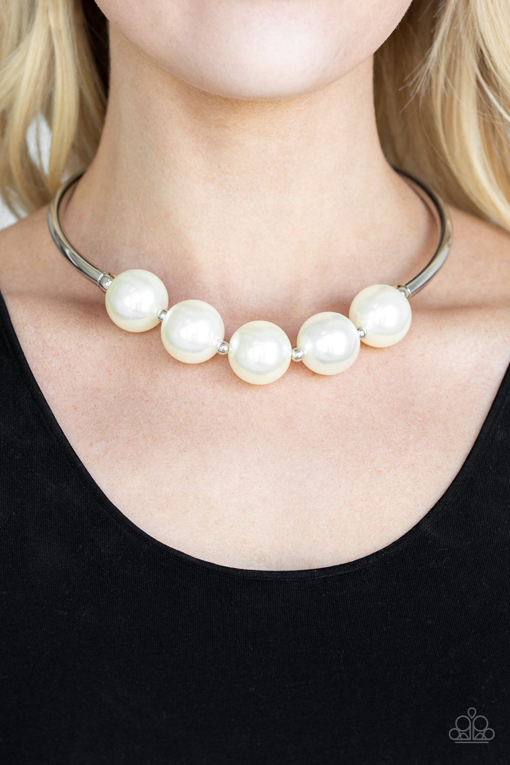 Welcome to Wall Street-white-Paparazzi necklace
