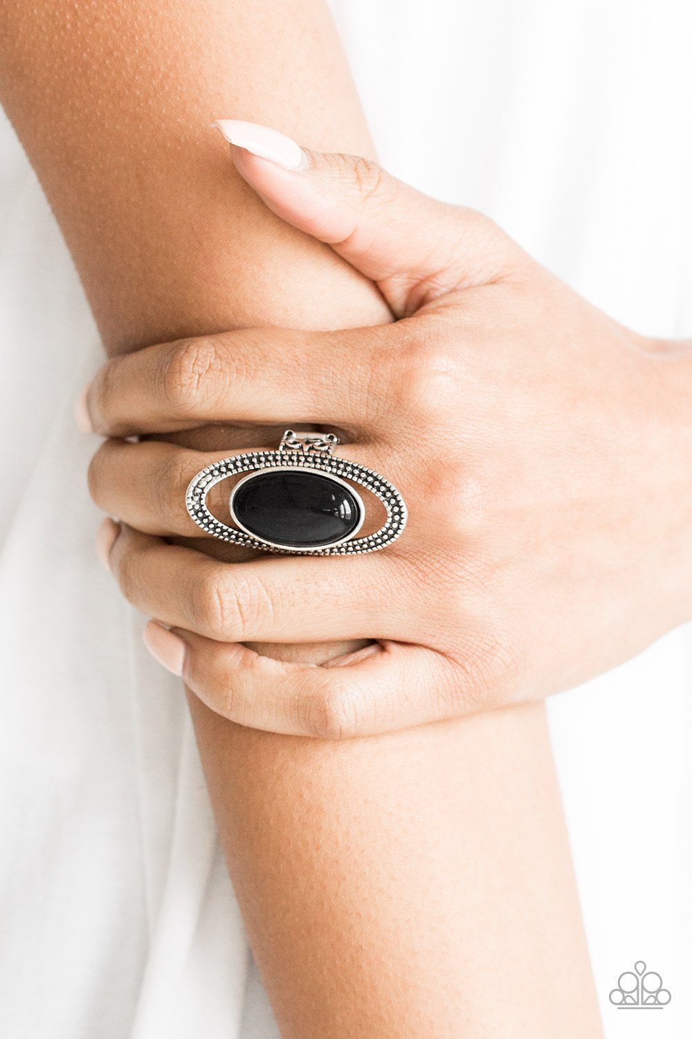 Western Royalty-black-Paparazzi ring