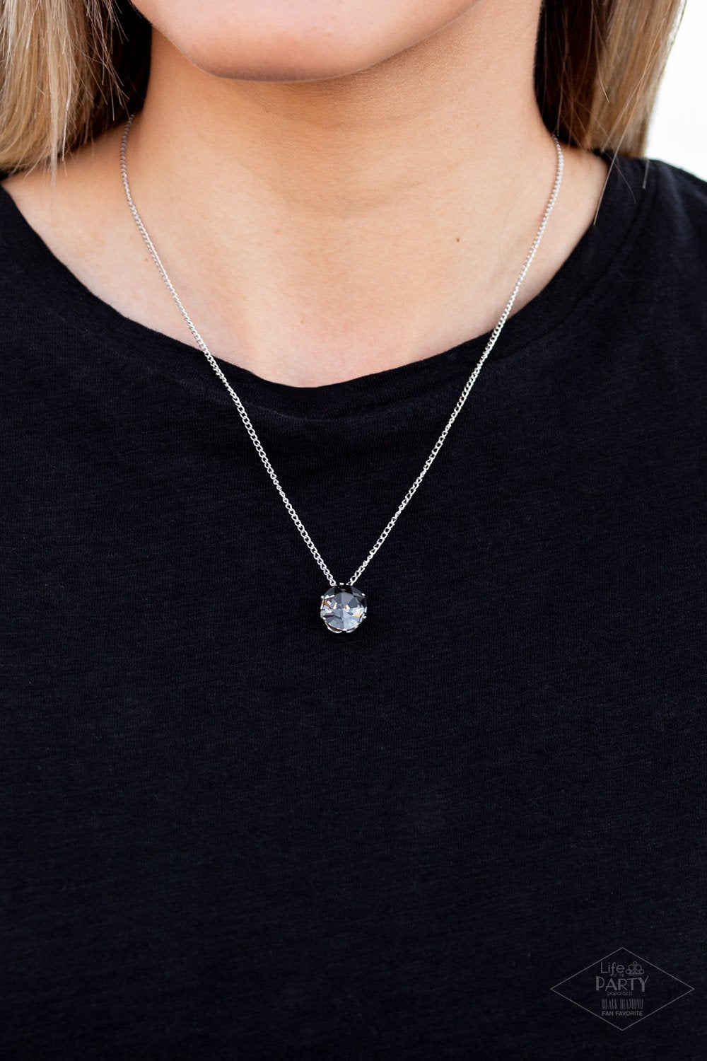 What a Gem-silver-Paparazzi necklace
