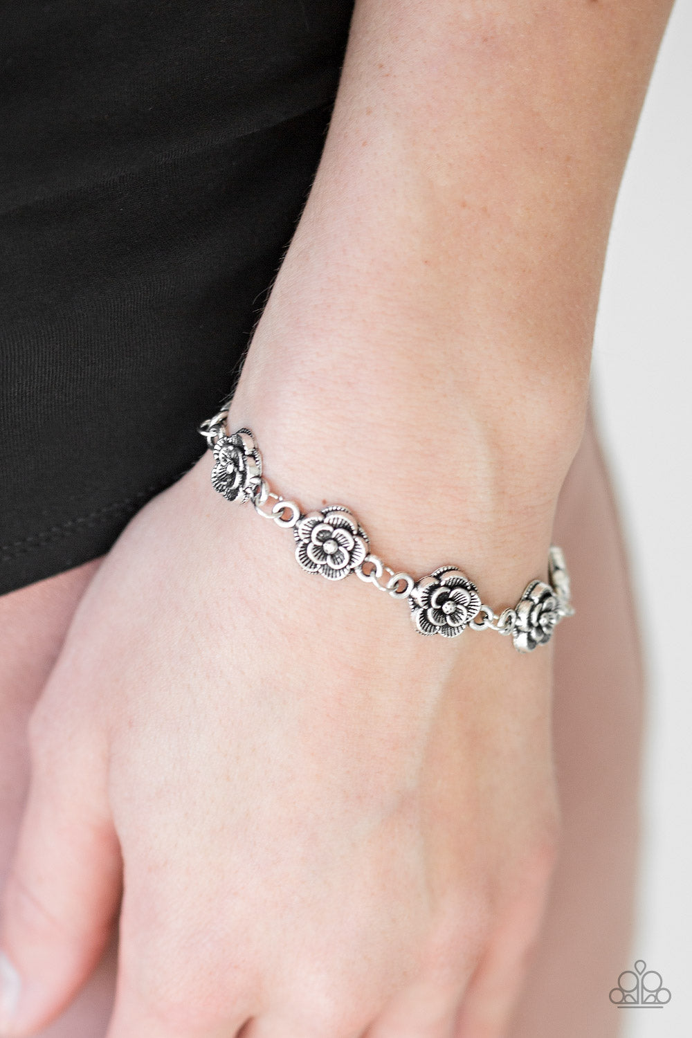 Wildflower Wonderland - silver - Paparazzi bracelet