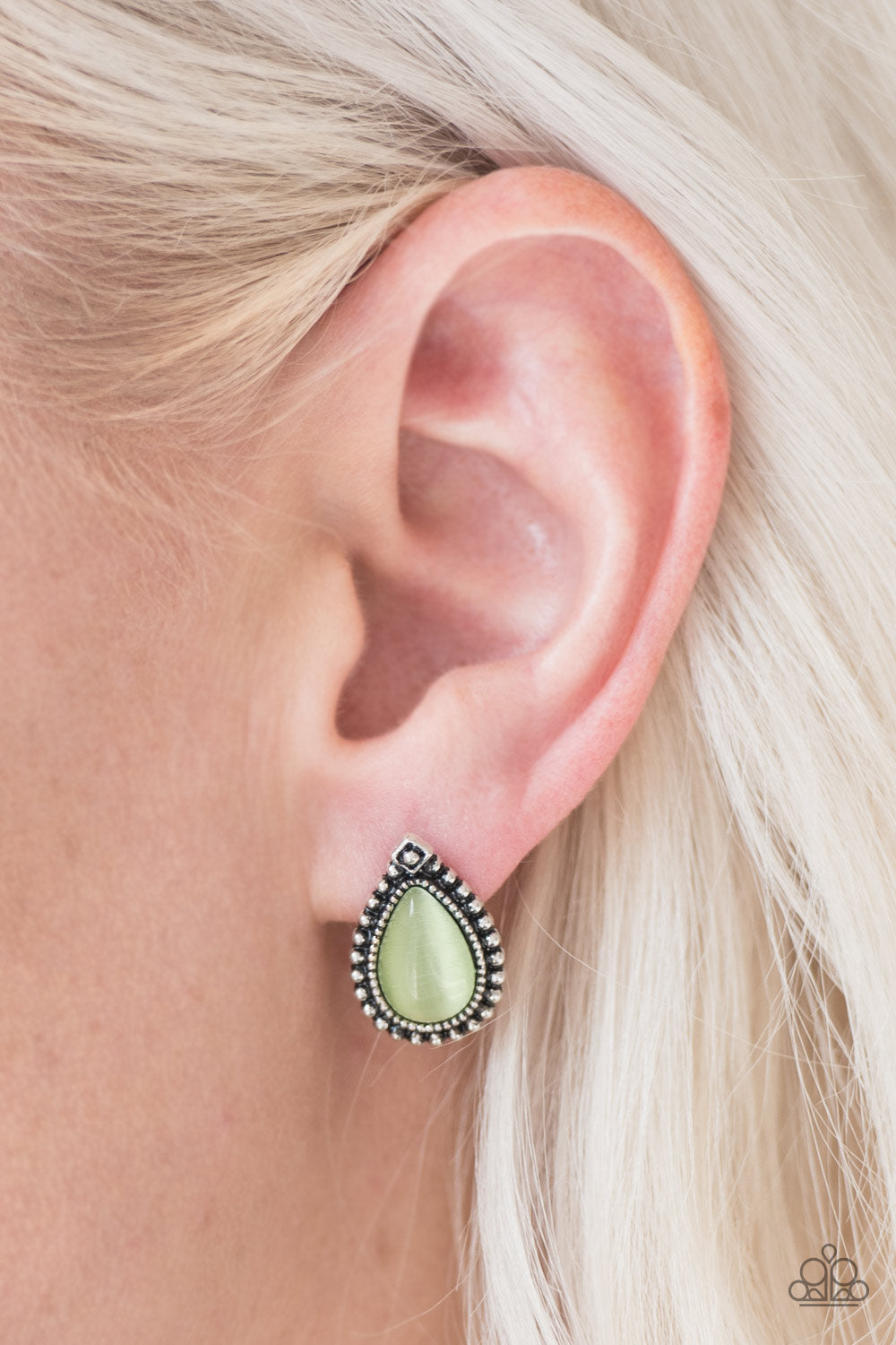 Wouldnt GLEAM of It - green - Paparazzi earrings