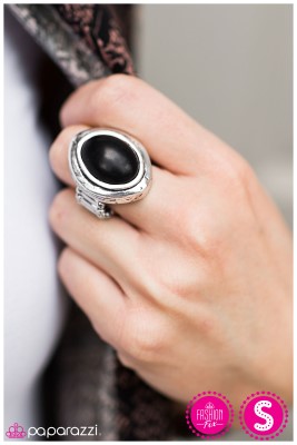 You have My Attention - black - Paparazzi ring