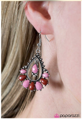 The Duchess - Paparazzi earrings